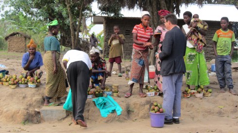 Michael Ben negotiating for mangoes on the road to Bunia Michael Ben negotiating for mangoes on the road to Bunia